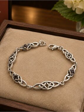 Elegant Silver Celtic Knot Bracelet